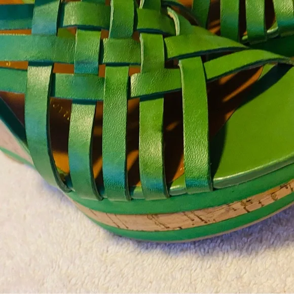 Brand New Wedges By FRANCO SARTO - Size 5.5 M - Wedge Height 4.5” - box 19 - Picture 3 of 5